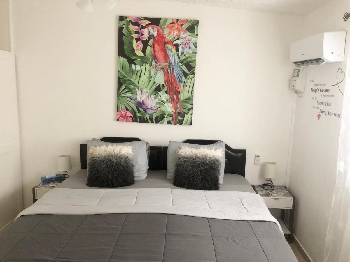 West Coast 1 Bedroom Apartment 66 - Close To Beach Saint James Extérieur photo