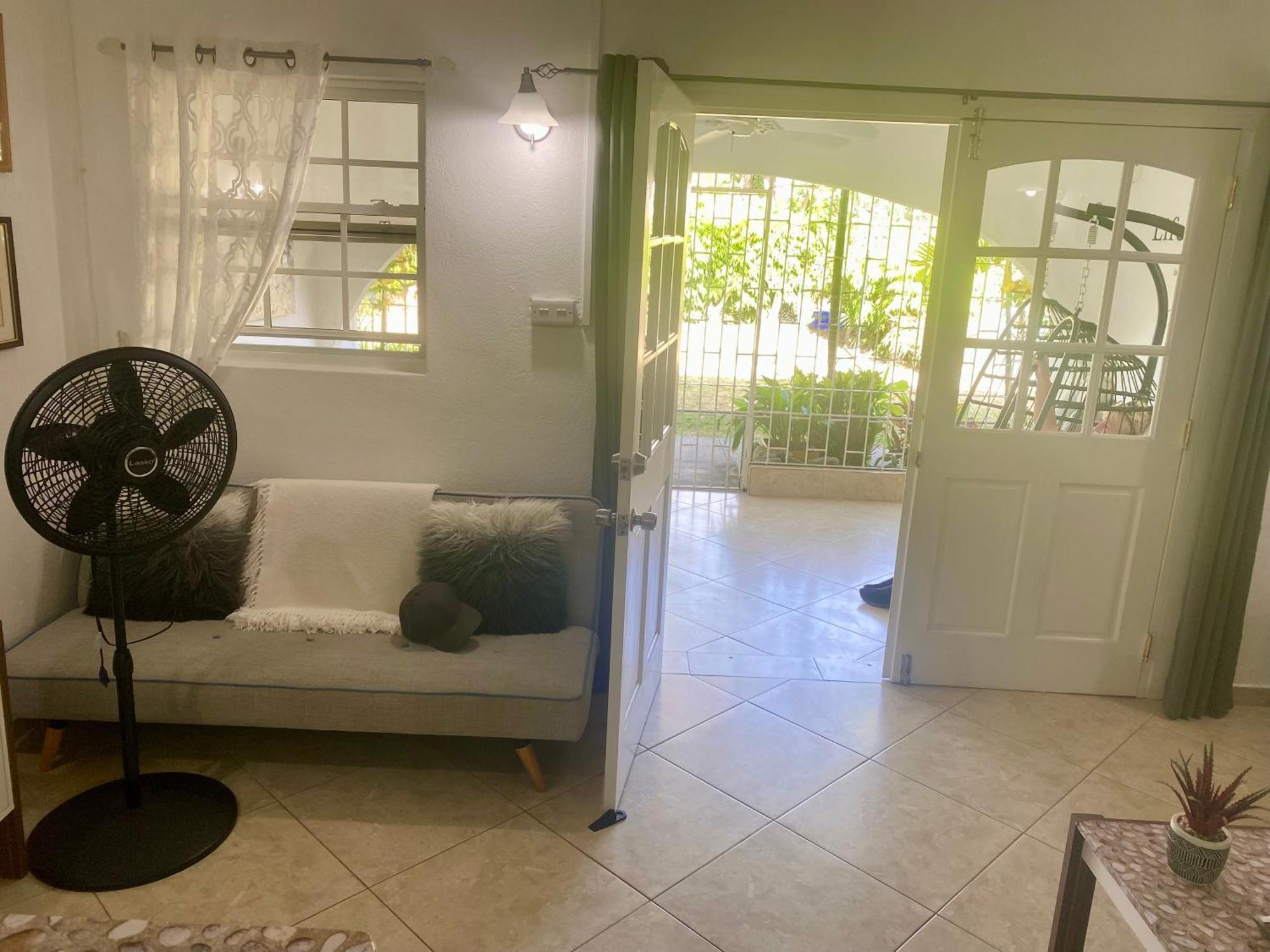 West Coast 1 Bedroom Apartment 66 - Close To Beach Saint James Extérieur photo