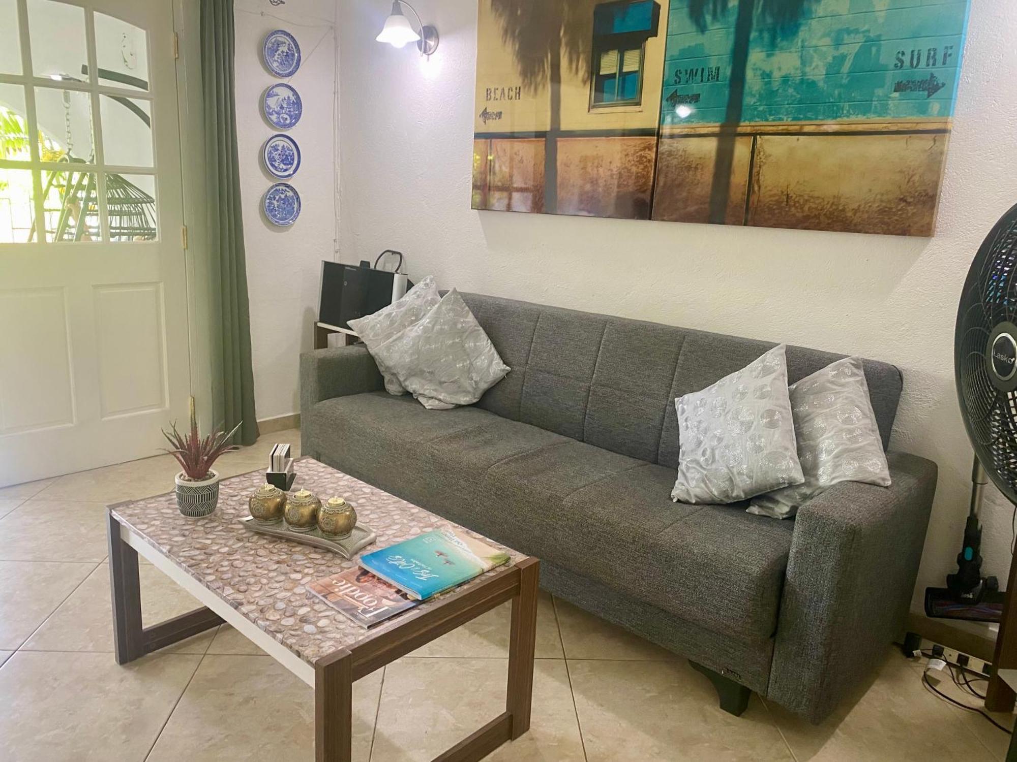West Coast 1 Bedroom Apartment 66 - Close To Beach Saint James Extérieur photo