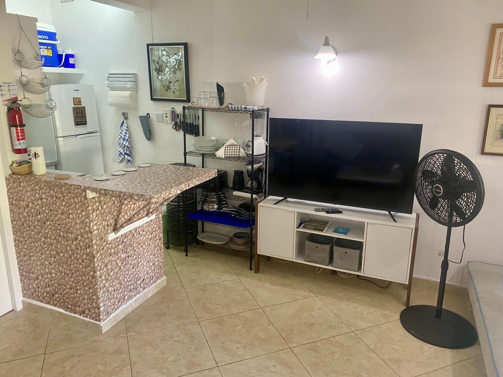 West Coast 1 Bedroom Apartment 66 - Close To Beach Saint James Extérieur photo
