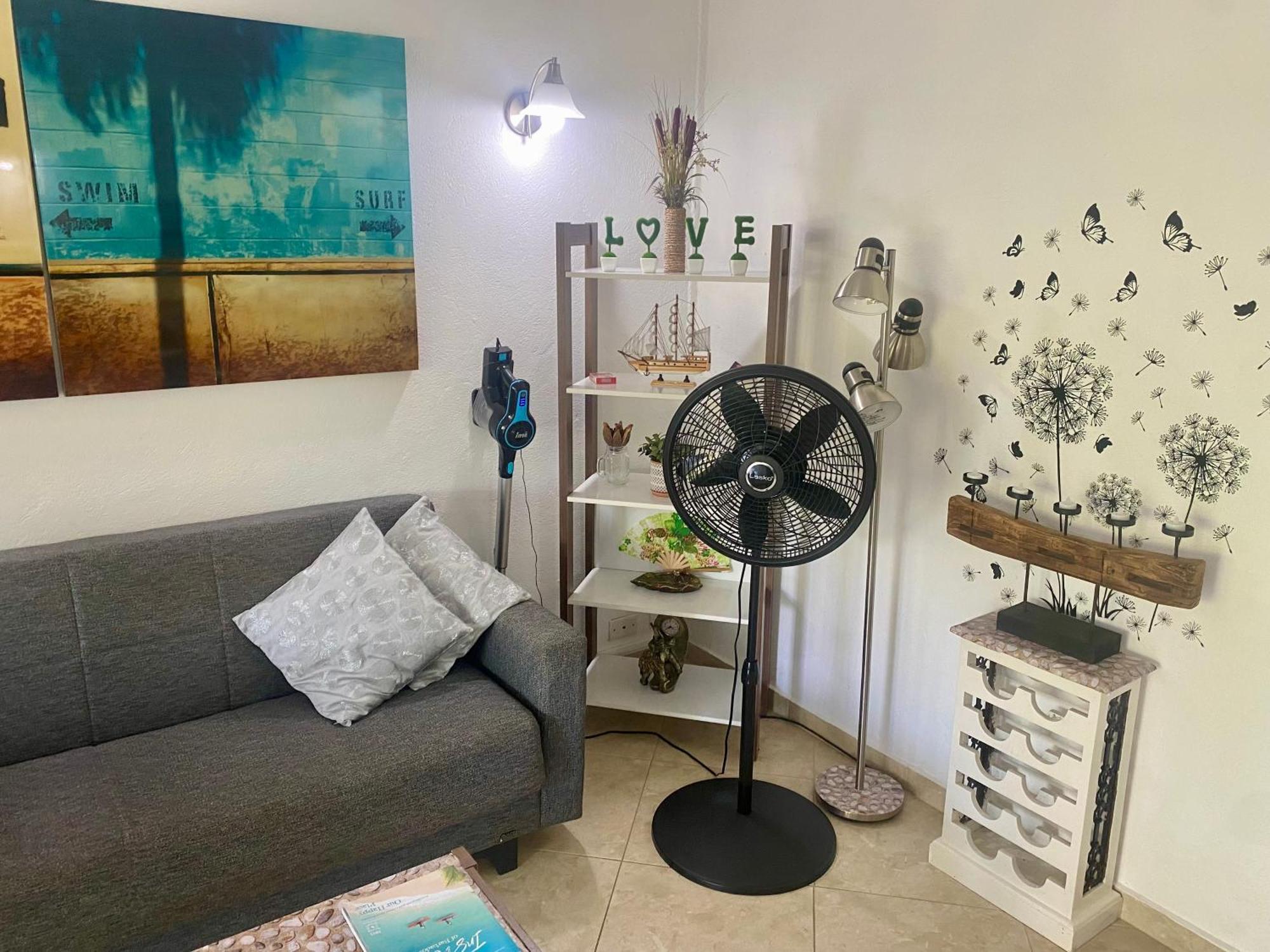 West Coast 1 Bedroom Apartment 66 - Close To Beach Saint James Extérieur photo